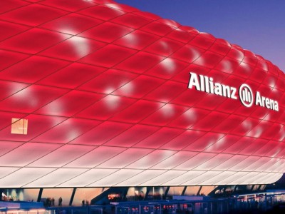 模拟器游戏-杜兰特重返赛场，夺冠首场状态出色，曼联观众沸腾！比赛高潮迭起